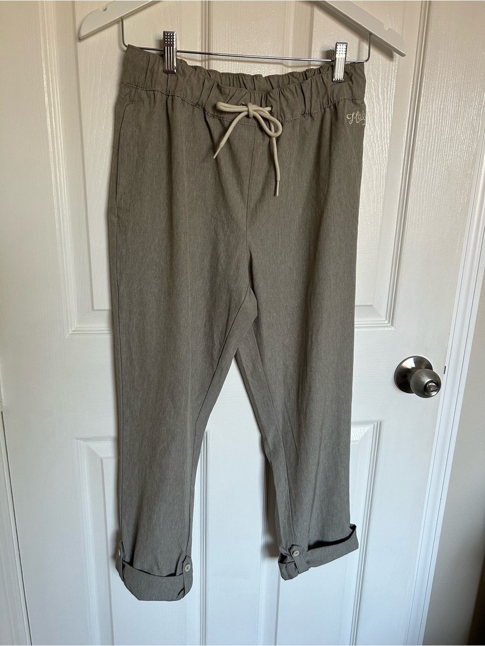 Huk Women’s Gray Performance Drawstring Pants